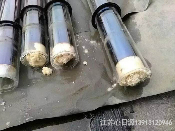 太陽(yáng)能真空管水垢清洗方法